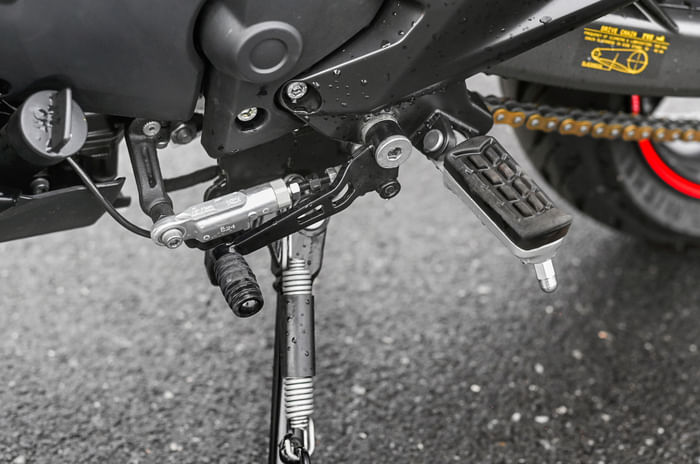 TVS Apache RTR 310 Bi-directional quickshifter